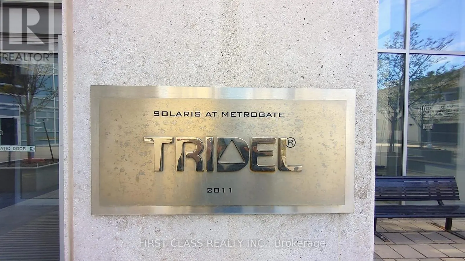 1616 - 135 VILLAGE GREEN SQUARE