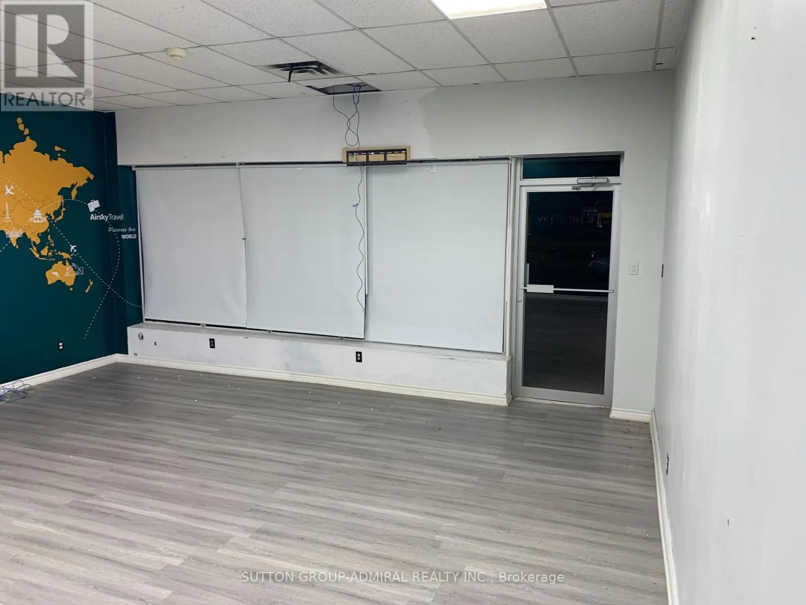 4B - 3110 KINGSTON ROAD