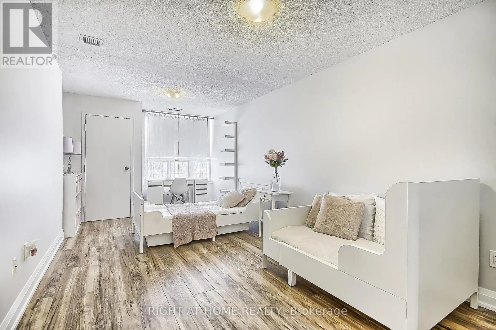 PH7 - 955 O'CONNOR DRIVE E