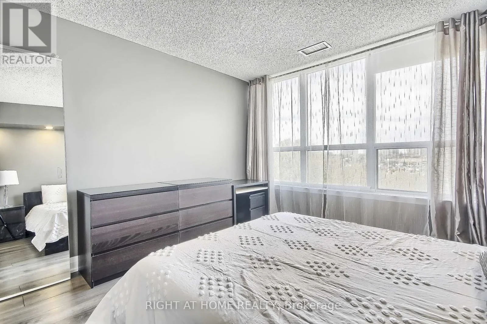 PH7 - 955 O'CONNOR DRIVE E