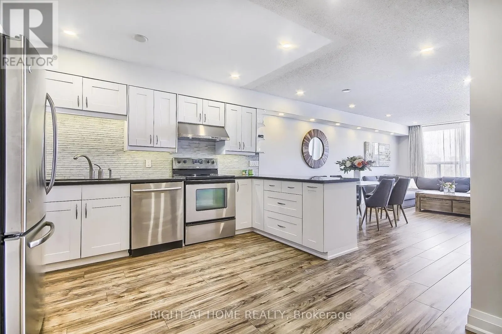 PH7 - 955 O'CONNOR DRIVE E