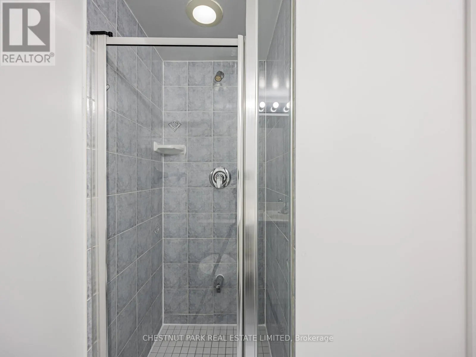 1029 - 125 OMNI DRIVE