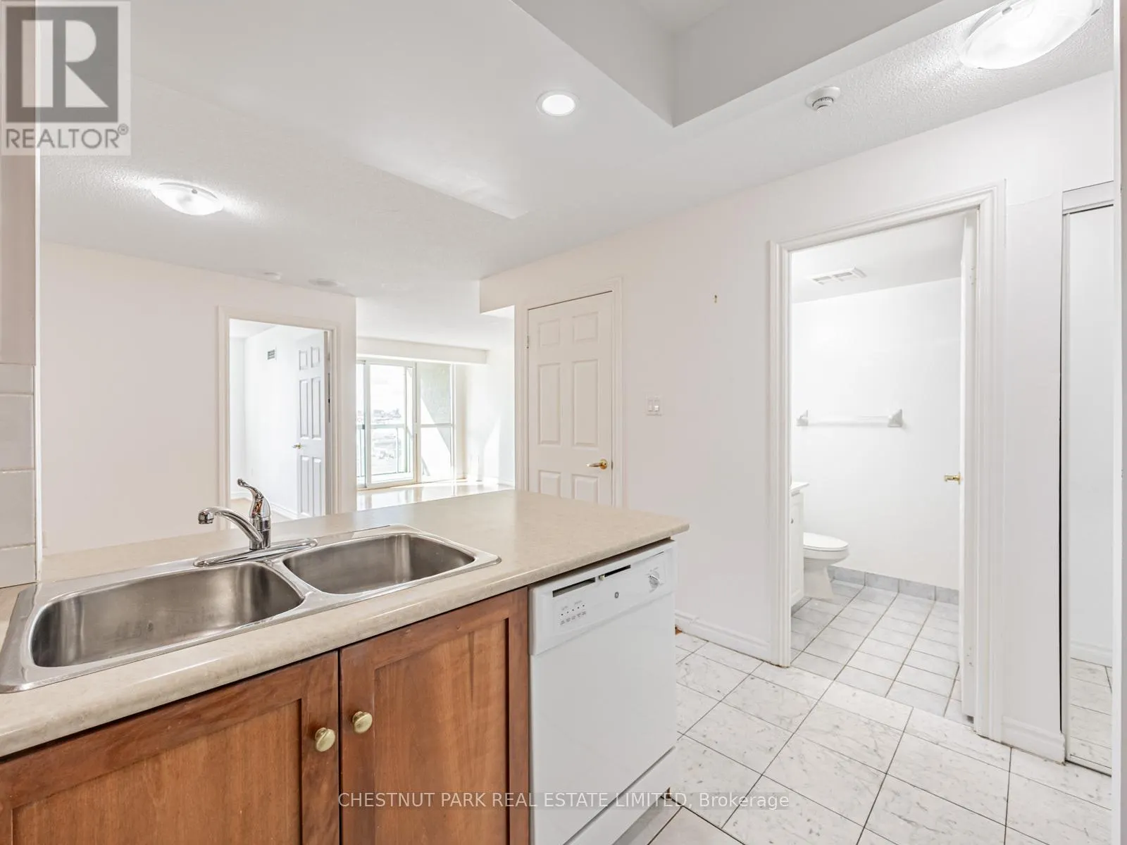 1029 - 125 OMNI DRIVE