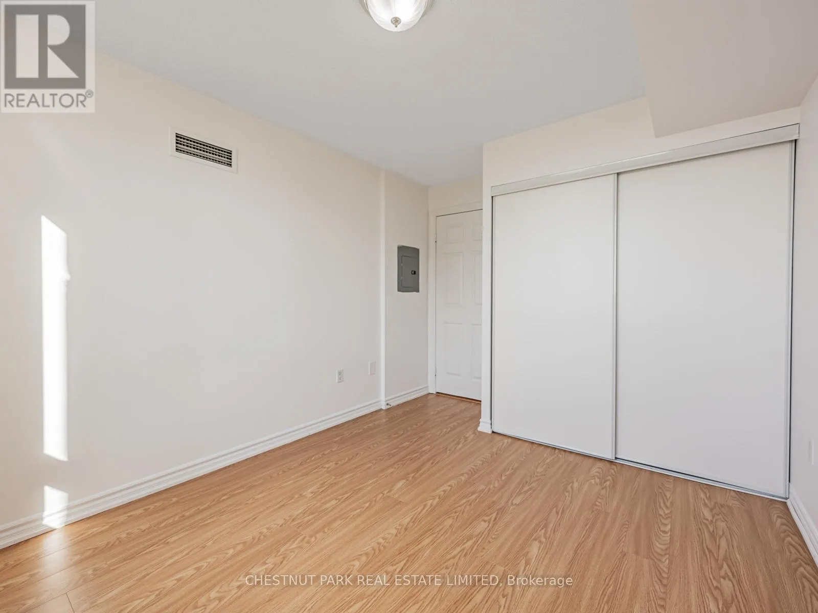 1029 - 125 OMNI DRIVE