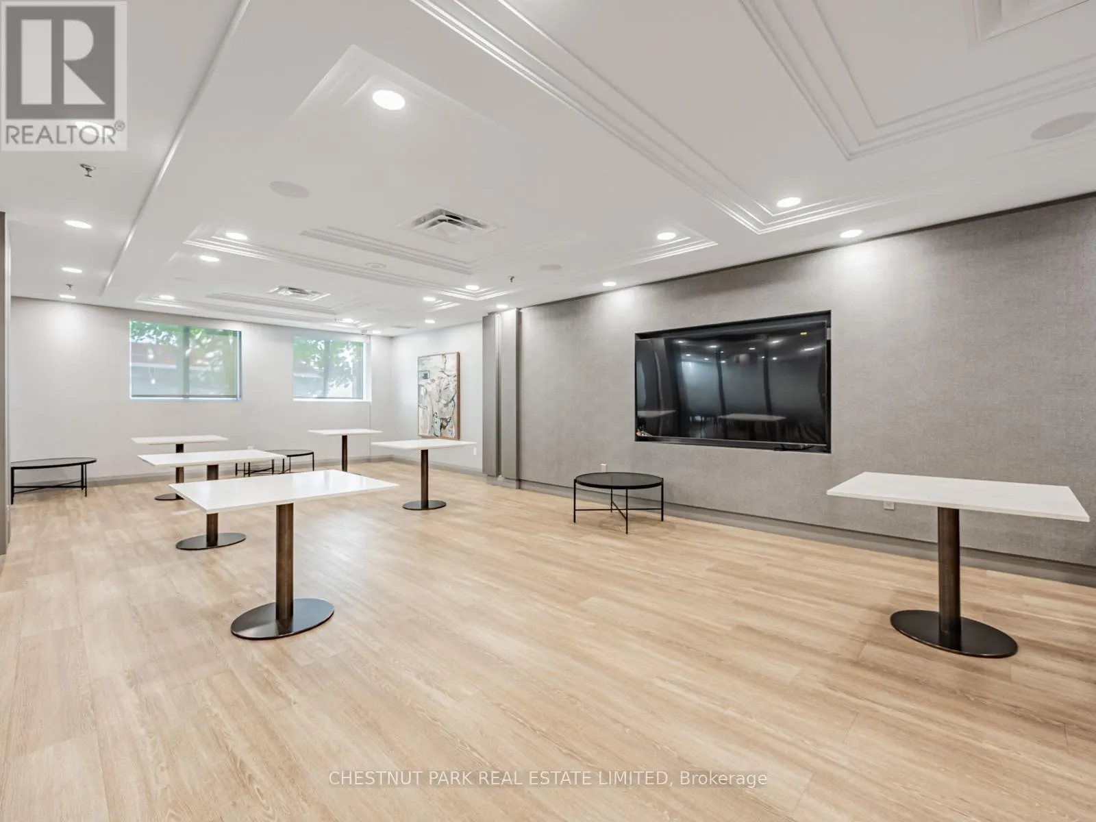 1029 - 125 OMNI DRIVE