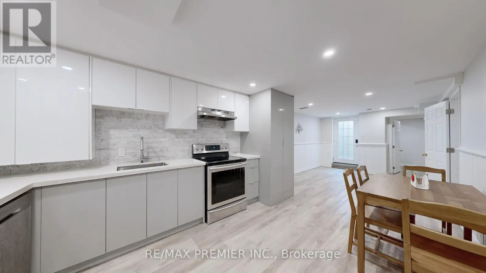 40 STAFFORD CRESCENT