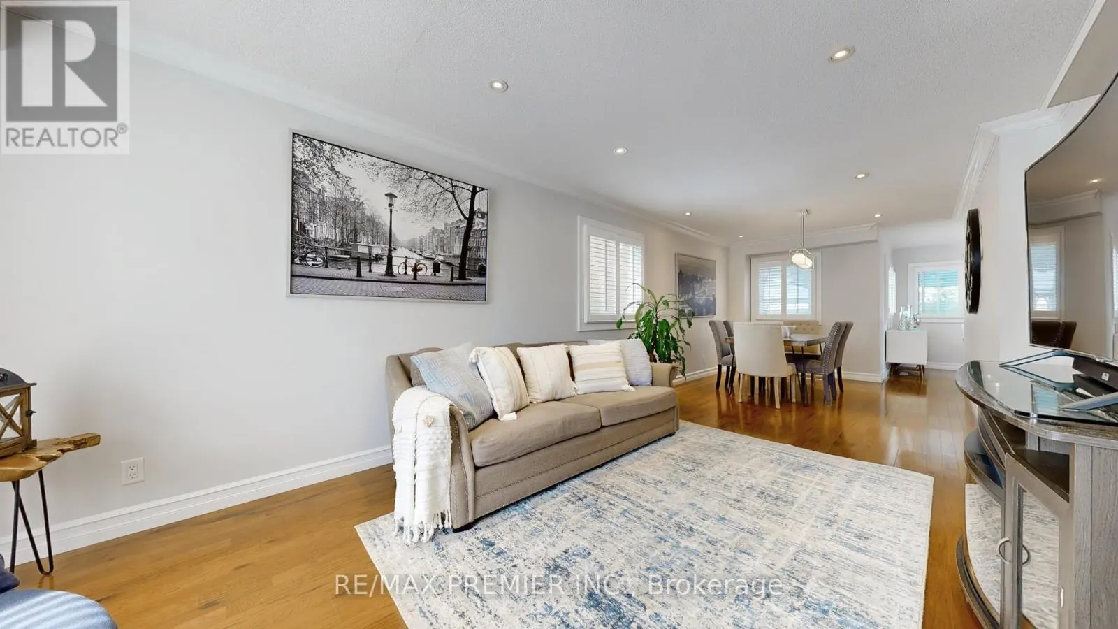 40 STAFFORD CRESCENT