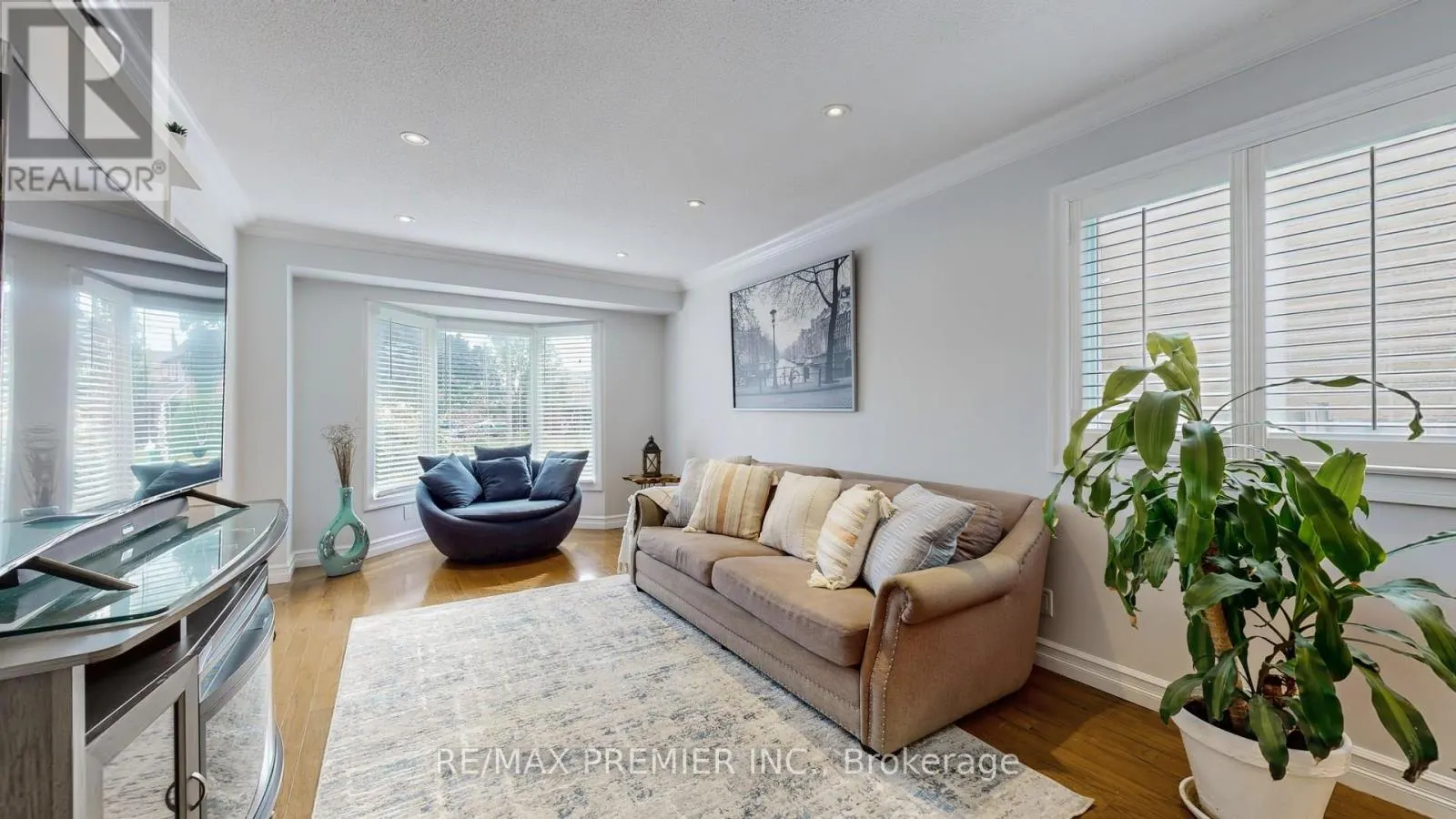 40 STAFFORD CRESCENT