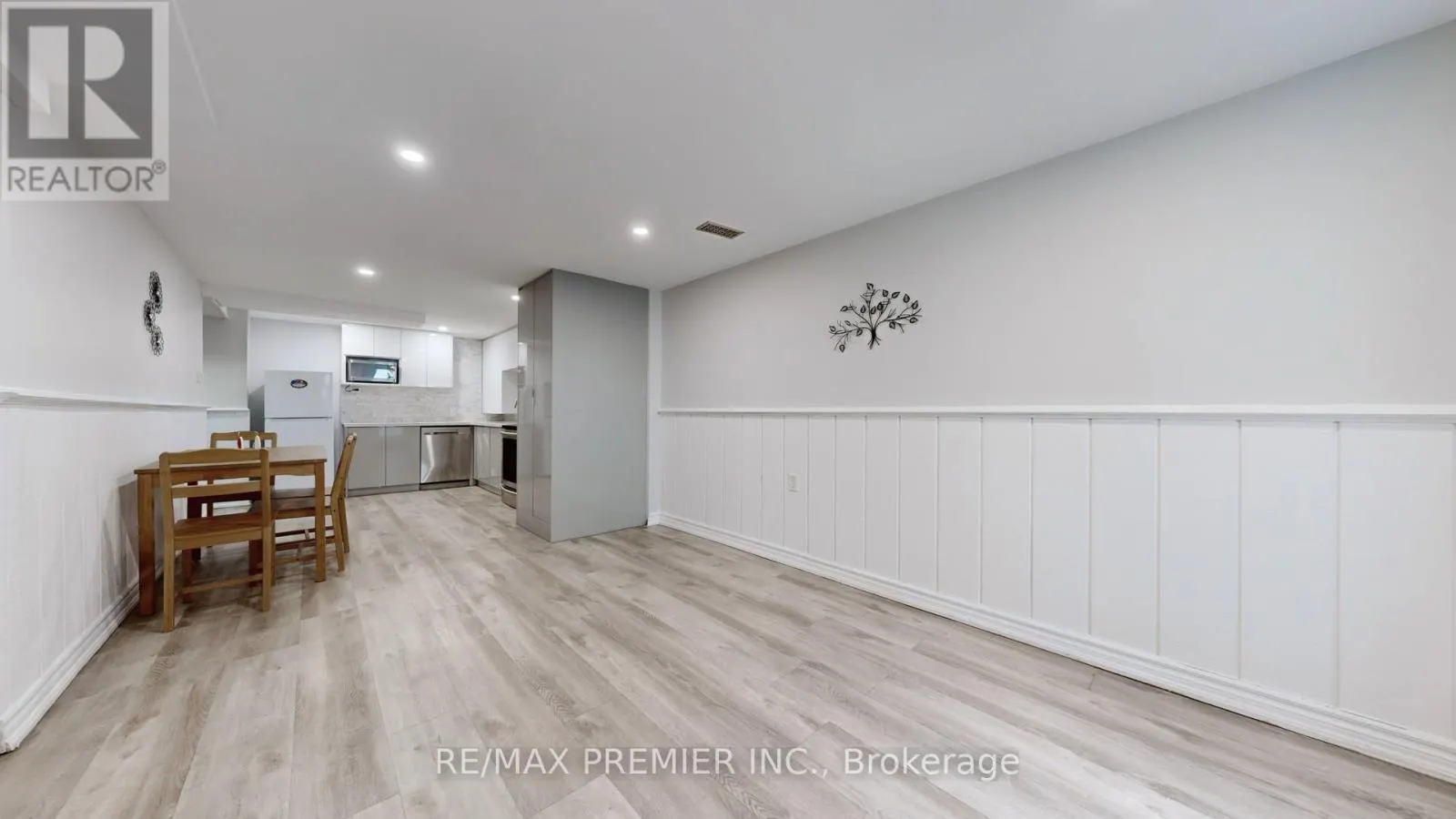 40 STAFFORD CRESCENT