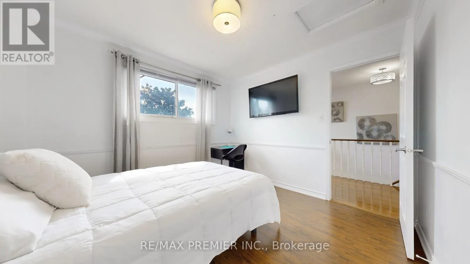 40 STAFFORD CRESCENT