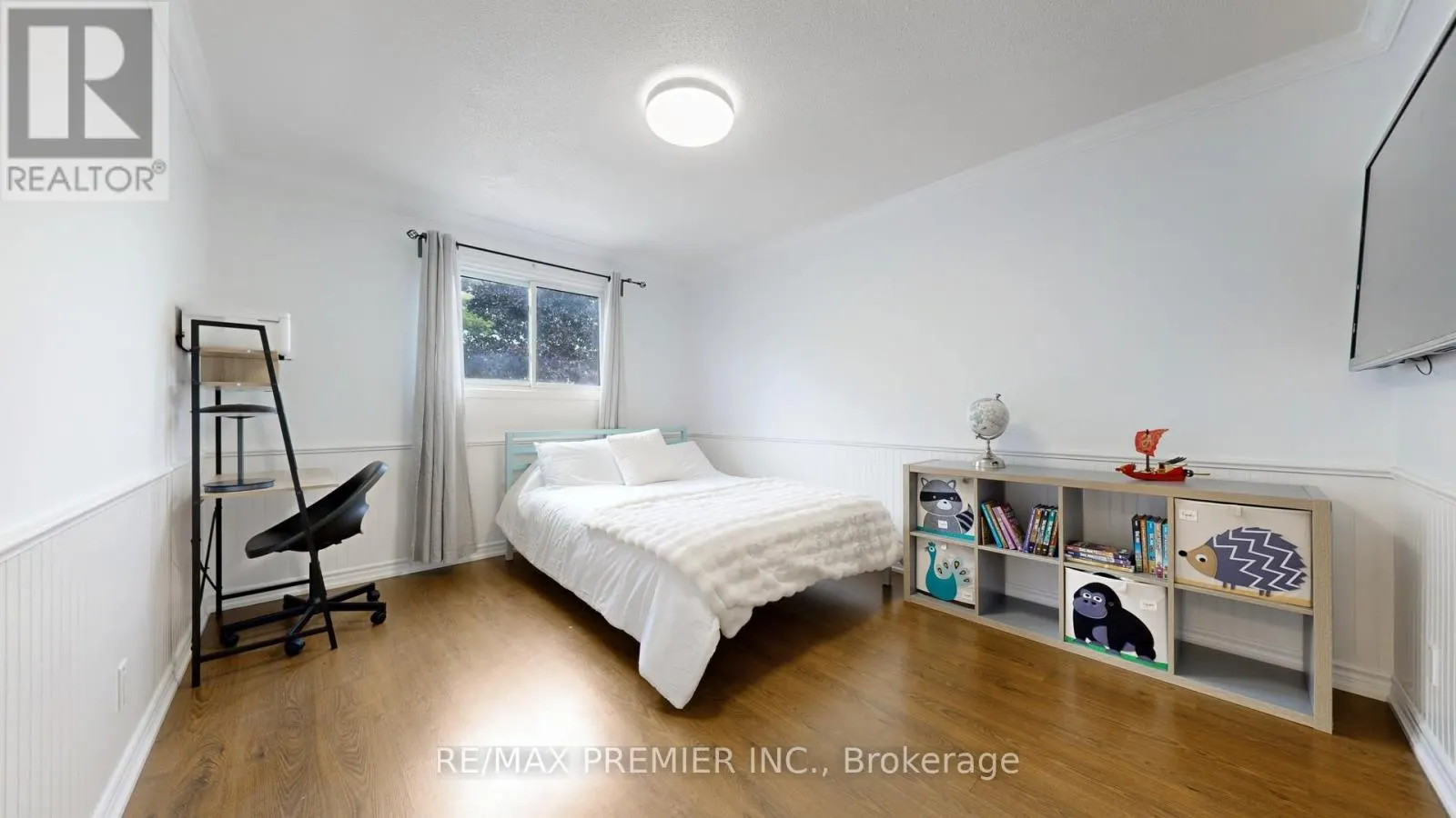 40 STAFFORD CRESCENT