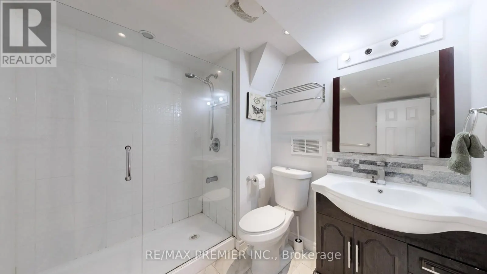 40 STAFFORD CRESCENT