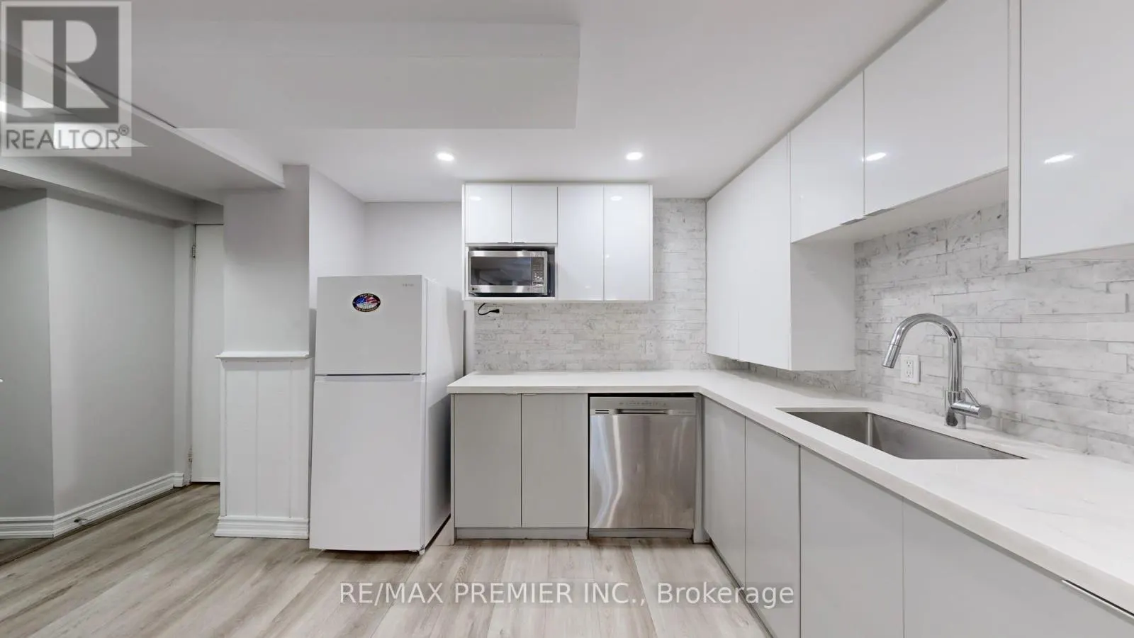 40 STAFFORD CRESCENT