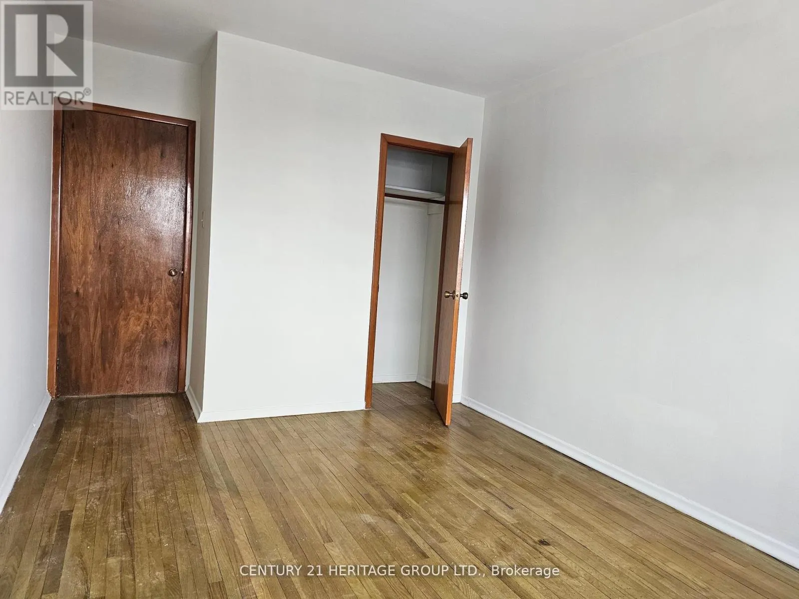 3 - 423 PHARMACY AVENUE