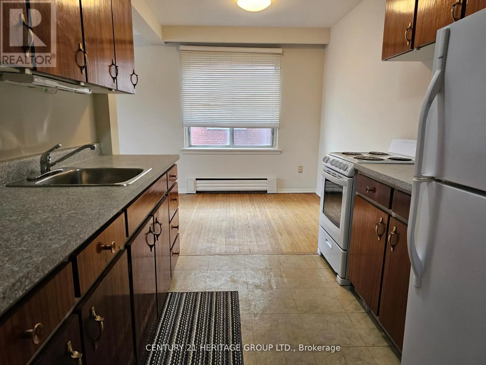 3 - 423 PHARMACY AVENUE