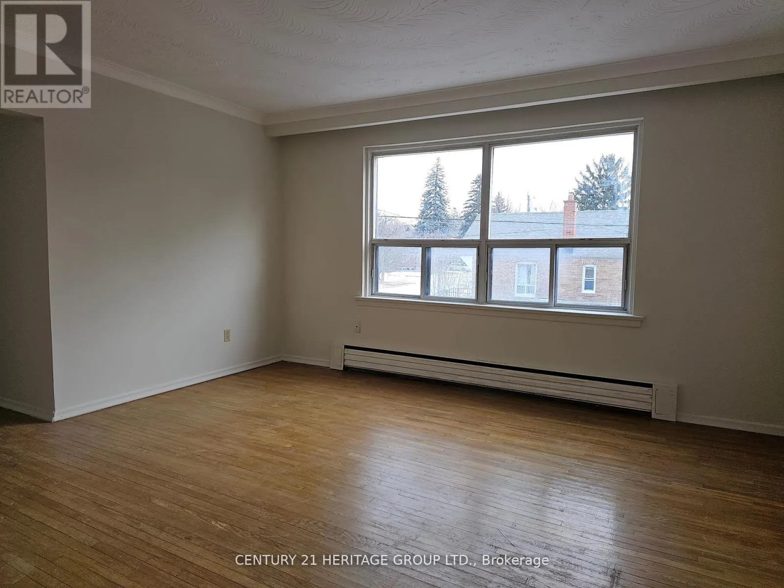 3 - 423 PHARMACY AVENUE