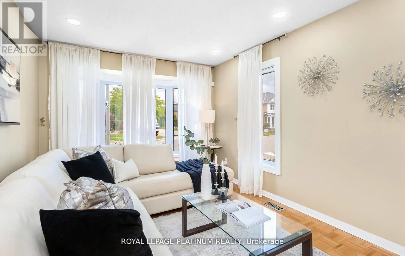 4 SKIPPERHILL CRESCENT