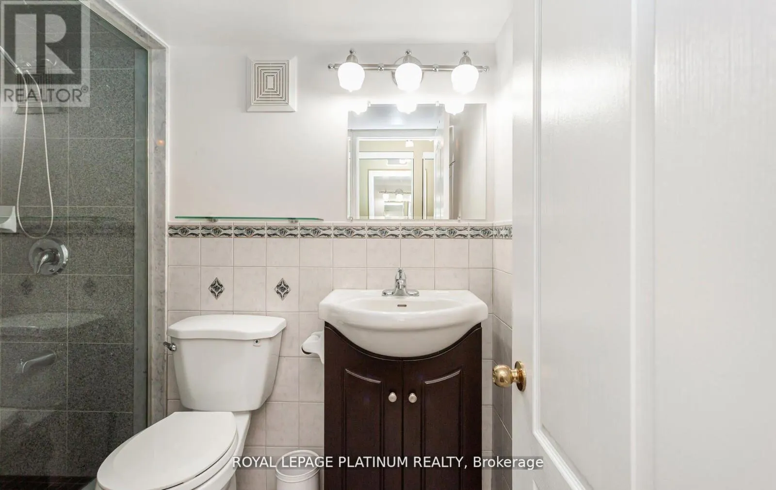 4 SKIPPERHILL CRESCENT