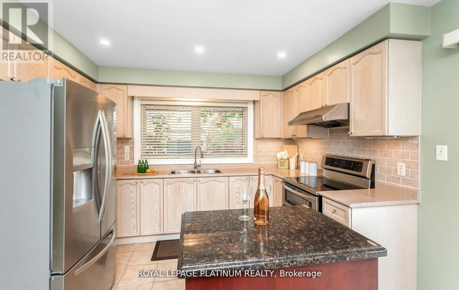 4 SKIPPERHILL CRESCENT