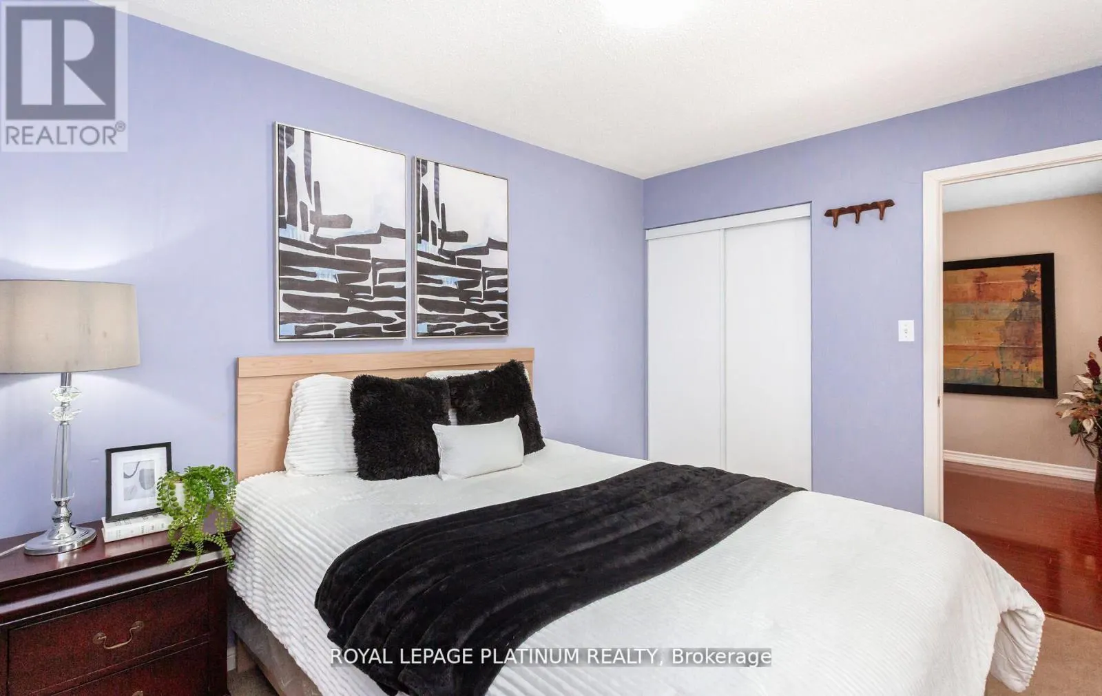 4 SKIPPERHILL CRESCENT