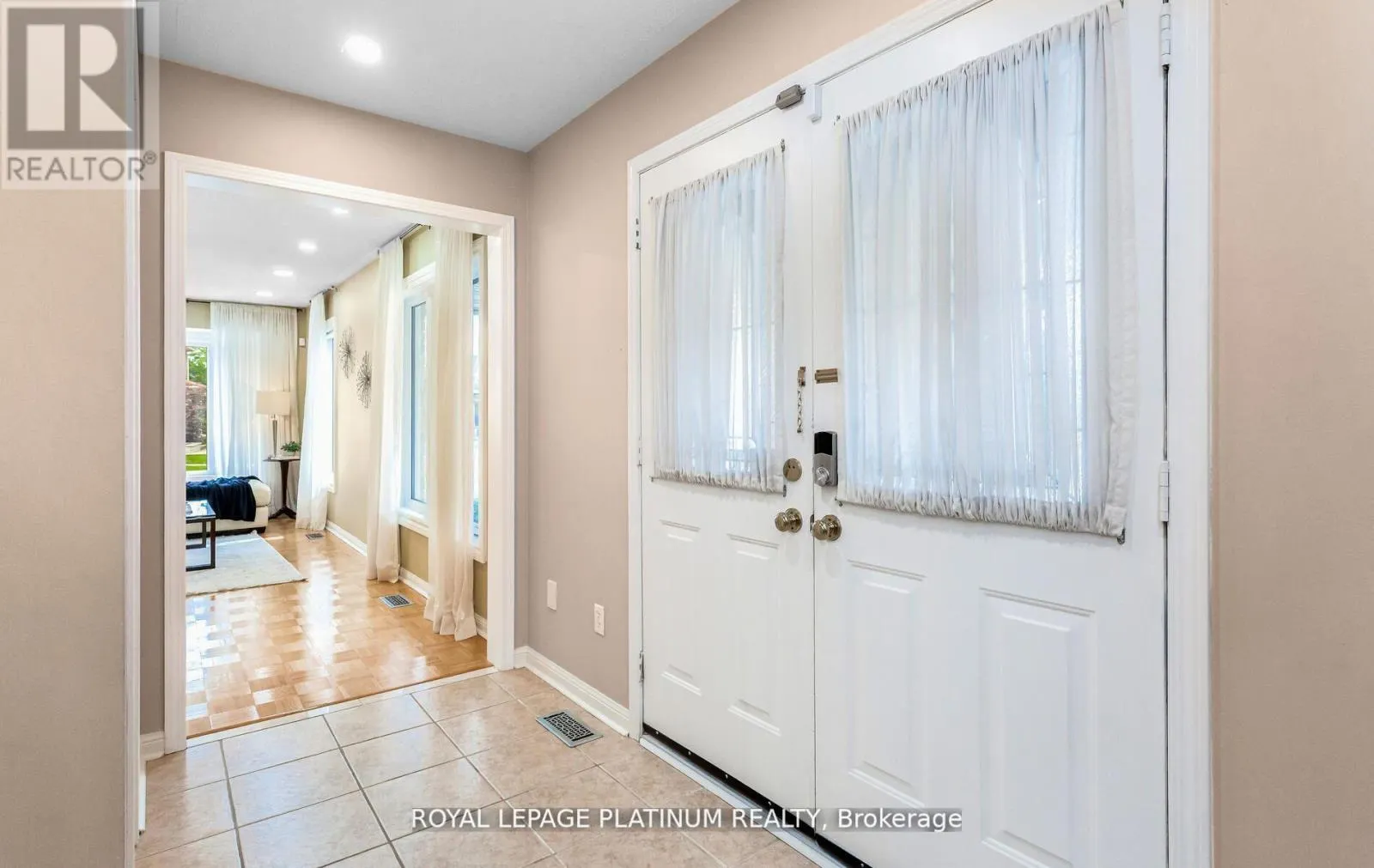 4 SKIPPERHILL CRESCENT