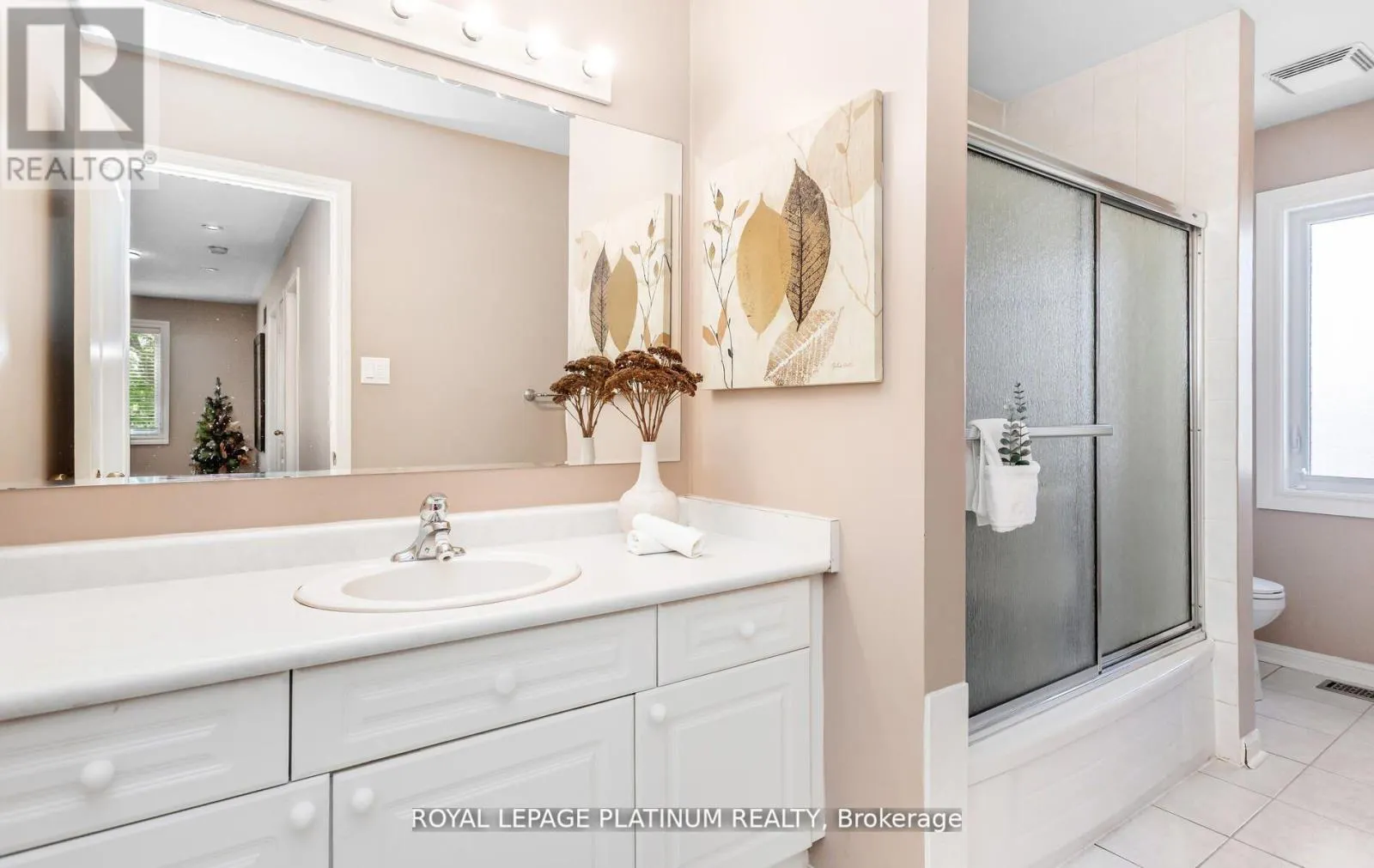 4 SKIPPERHILL CRESCENT