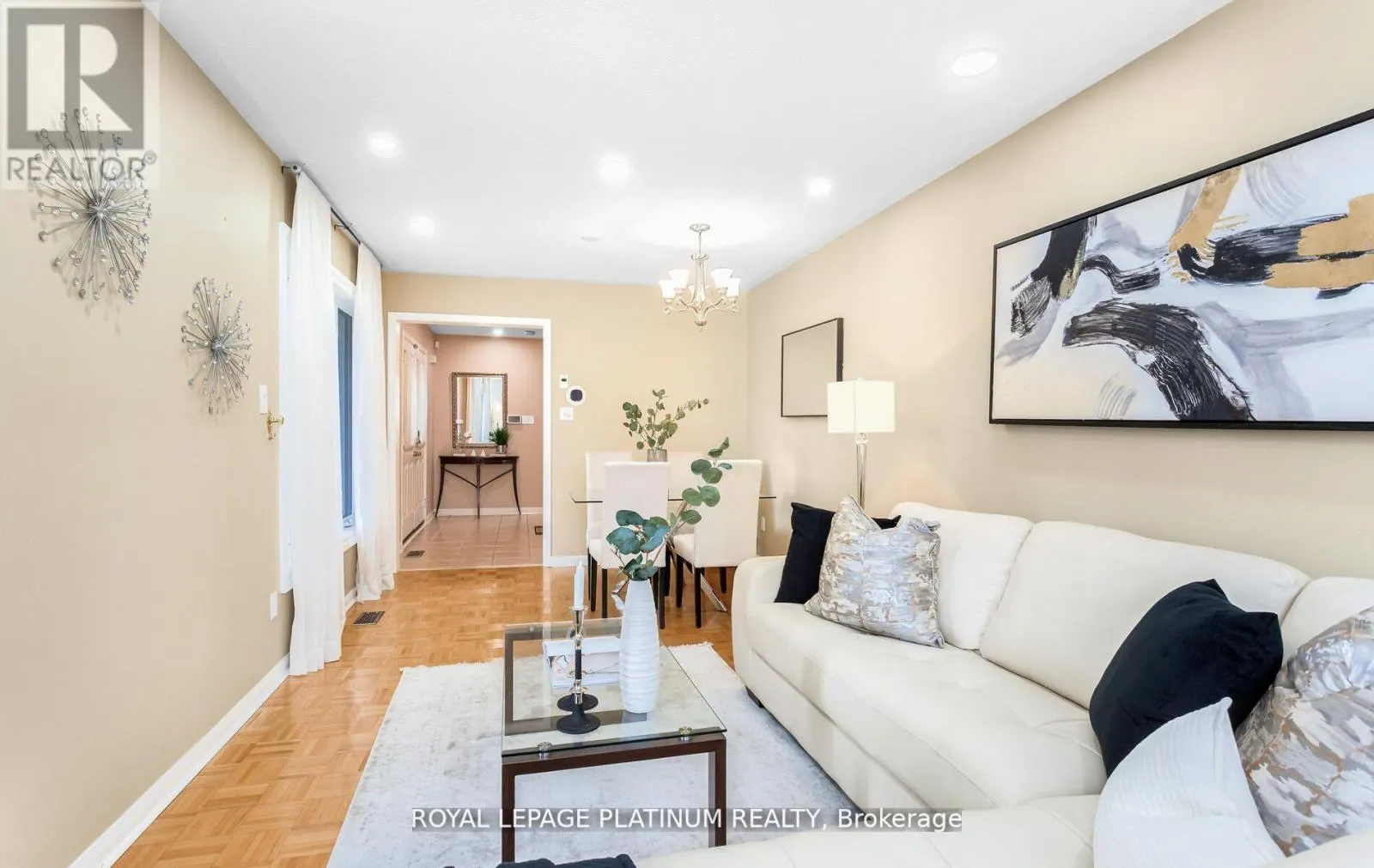 4 SKIPPERHILL CRESCENT