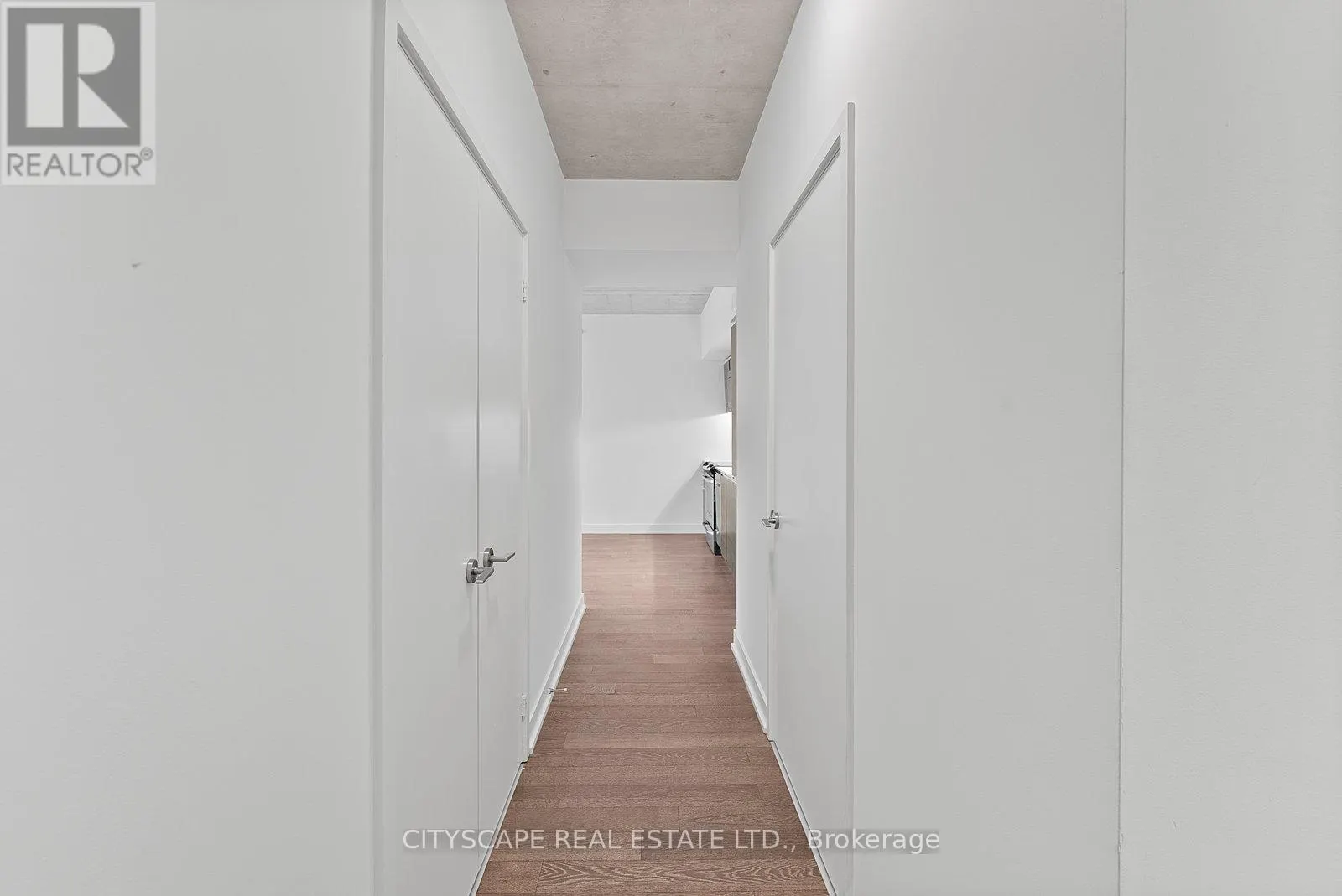 220 - 1190 DUNDAS STREET E