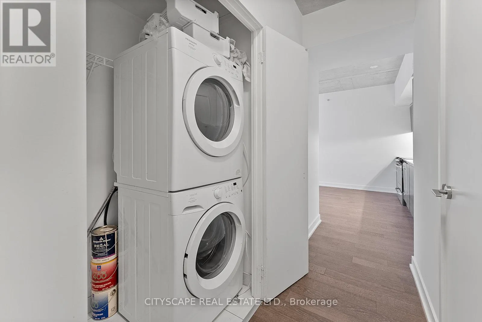 220 - 1190 DUNDAS STREET E