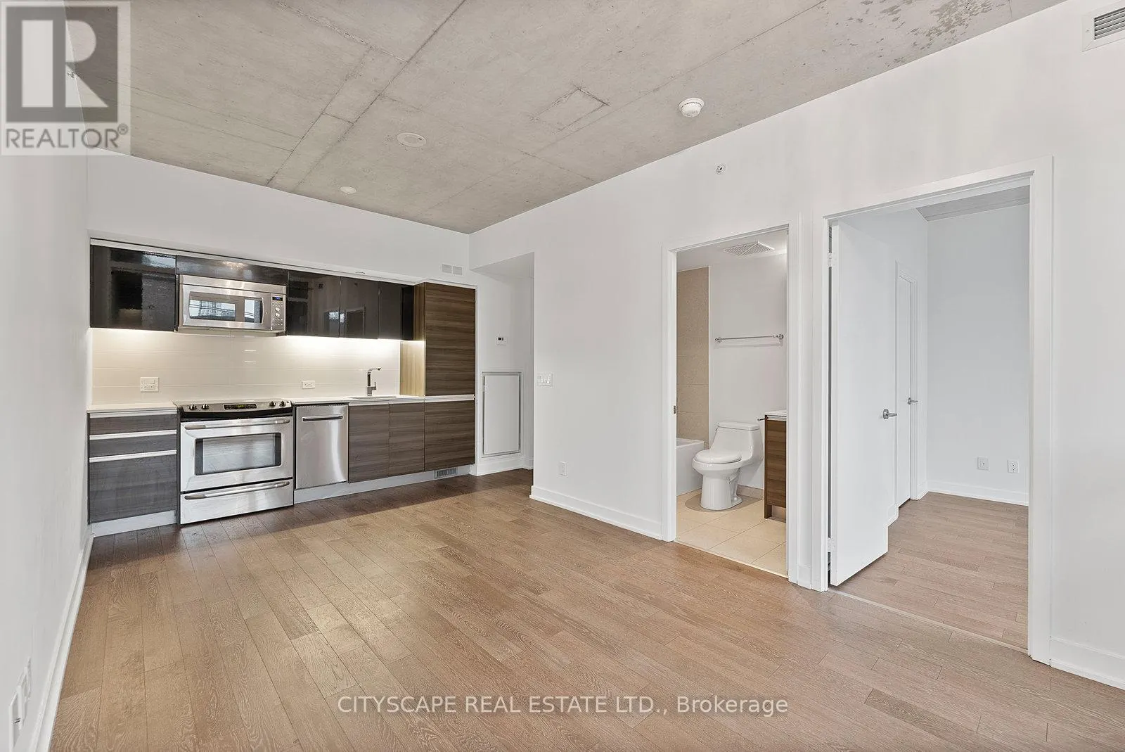 220 - 1190 DUNDAS STREET E