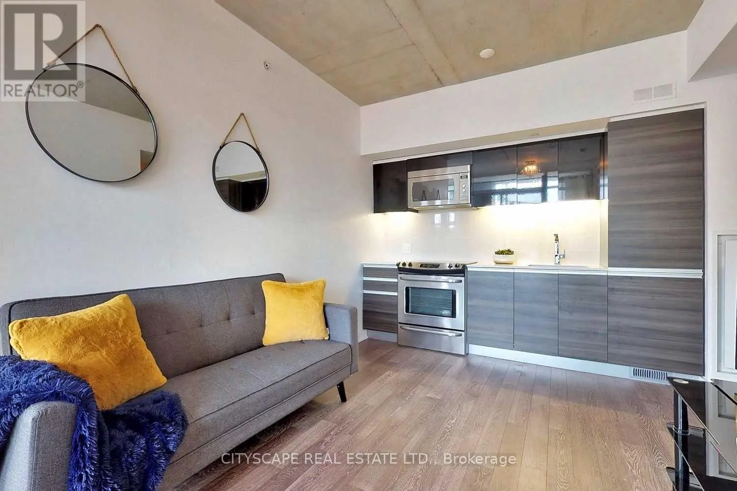 220 - 1190 DUNDAS STREET E