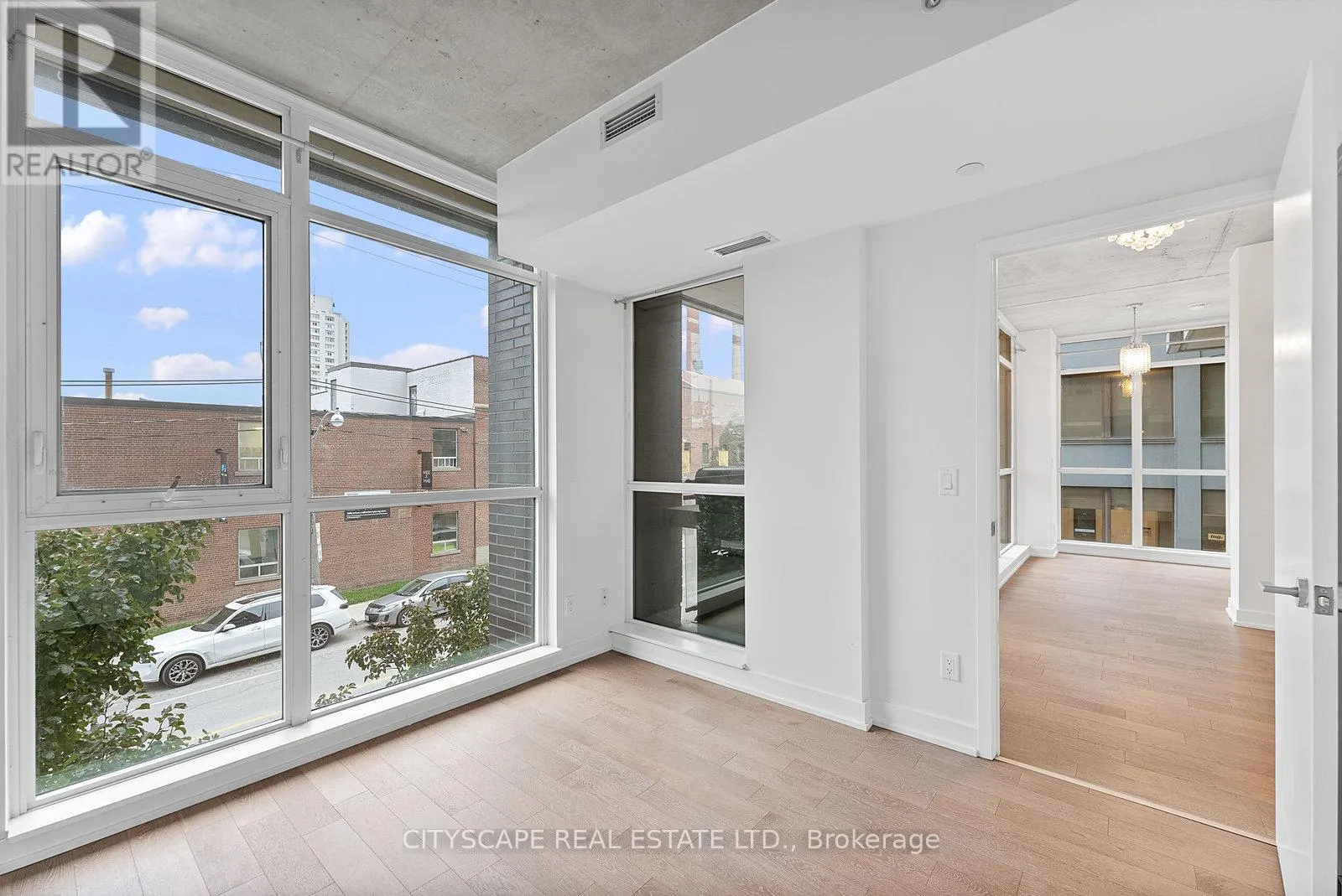 220 - 1190 DUNDAS STREET E