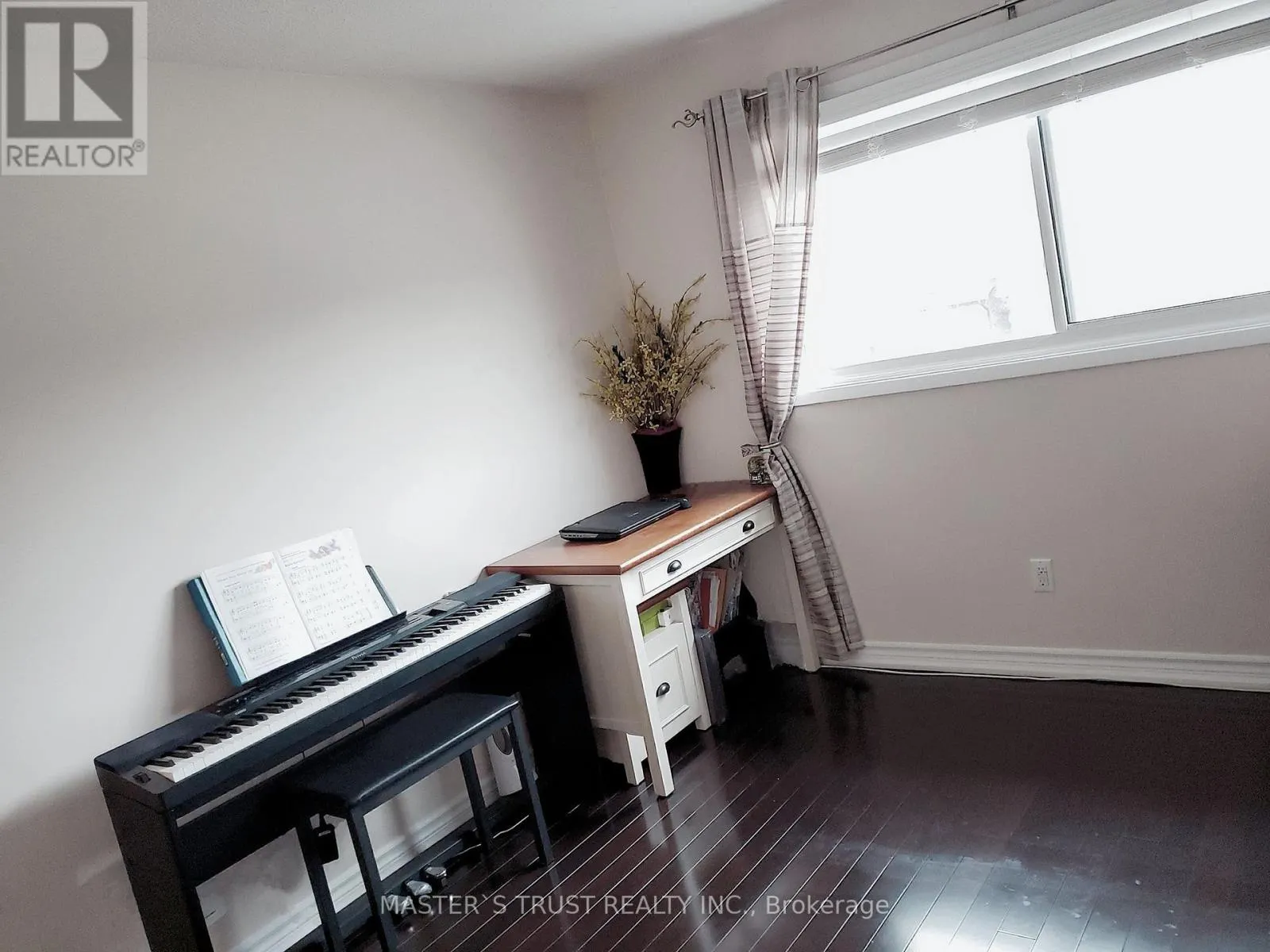 20 O'HALLORAN CRESCENT