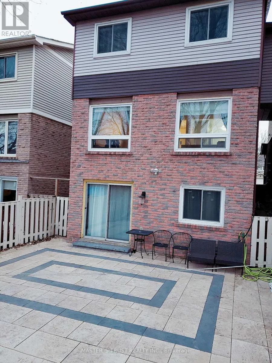 20 O'HALLORAN CRESCENT