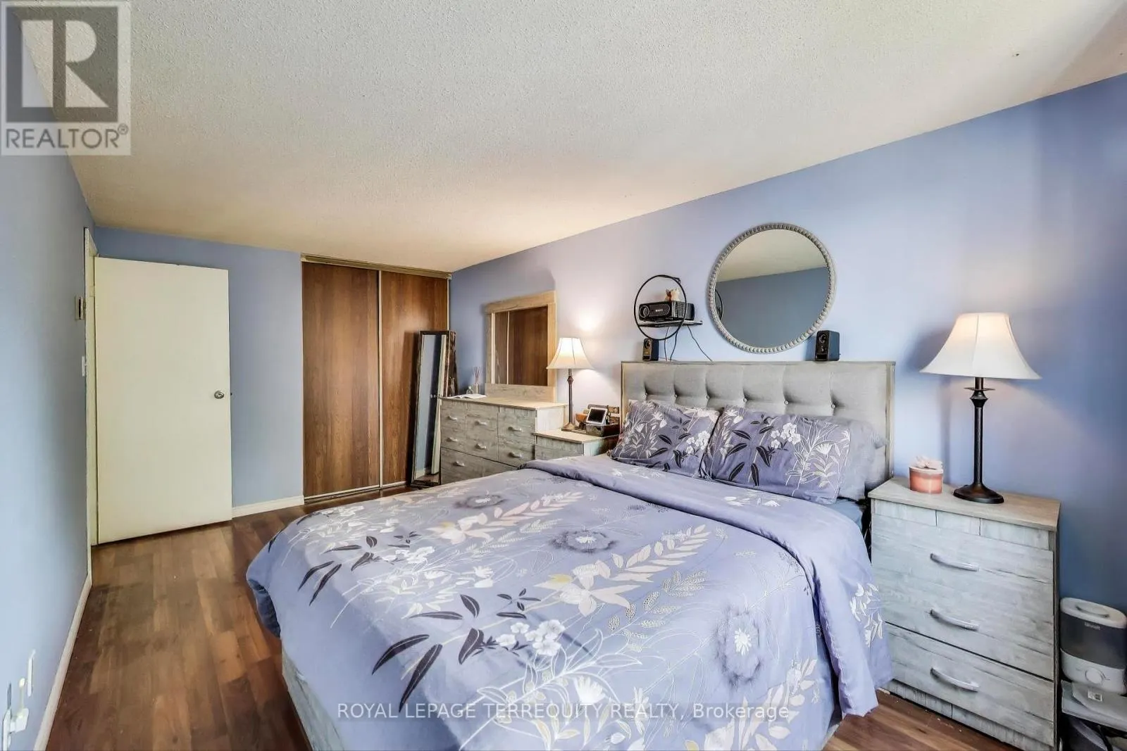 88 - 1100 OXFORD STREET