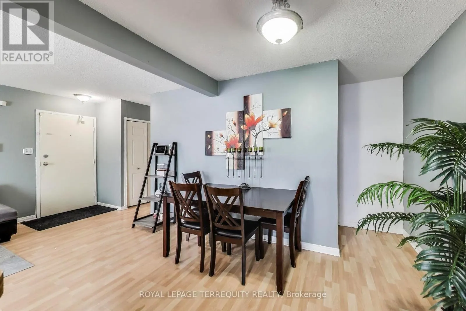 88 - 1100 OXFORD STREET