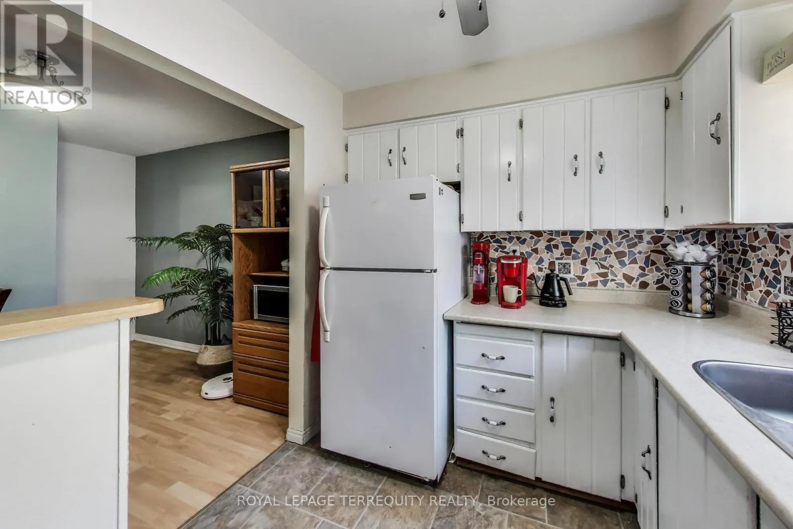 88 - 1100 OXFORD STREET