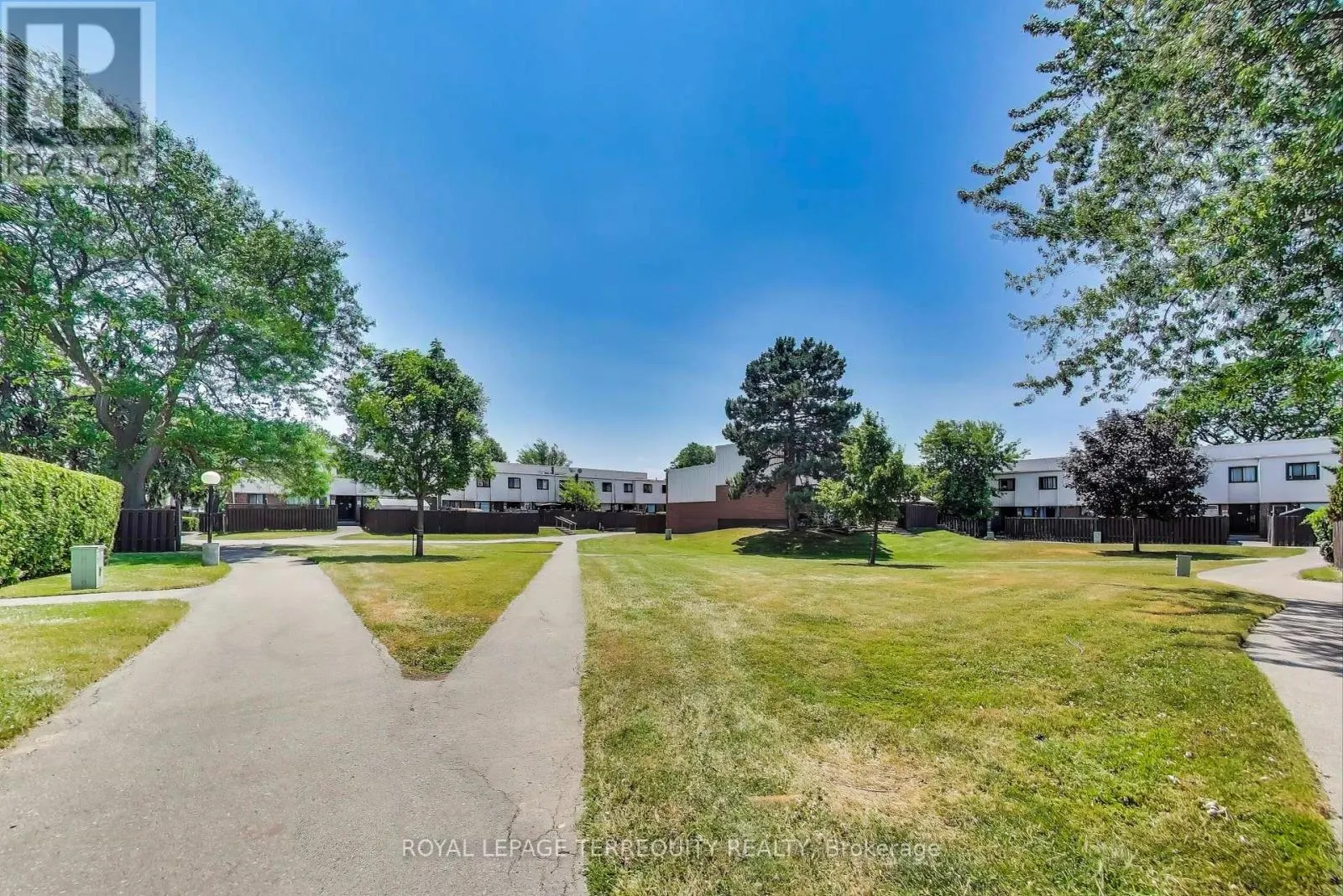 88 - 1100 OXFORD STREET