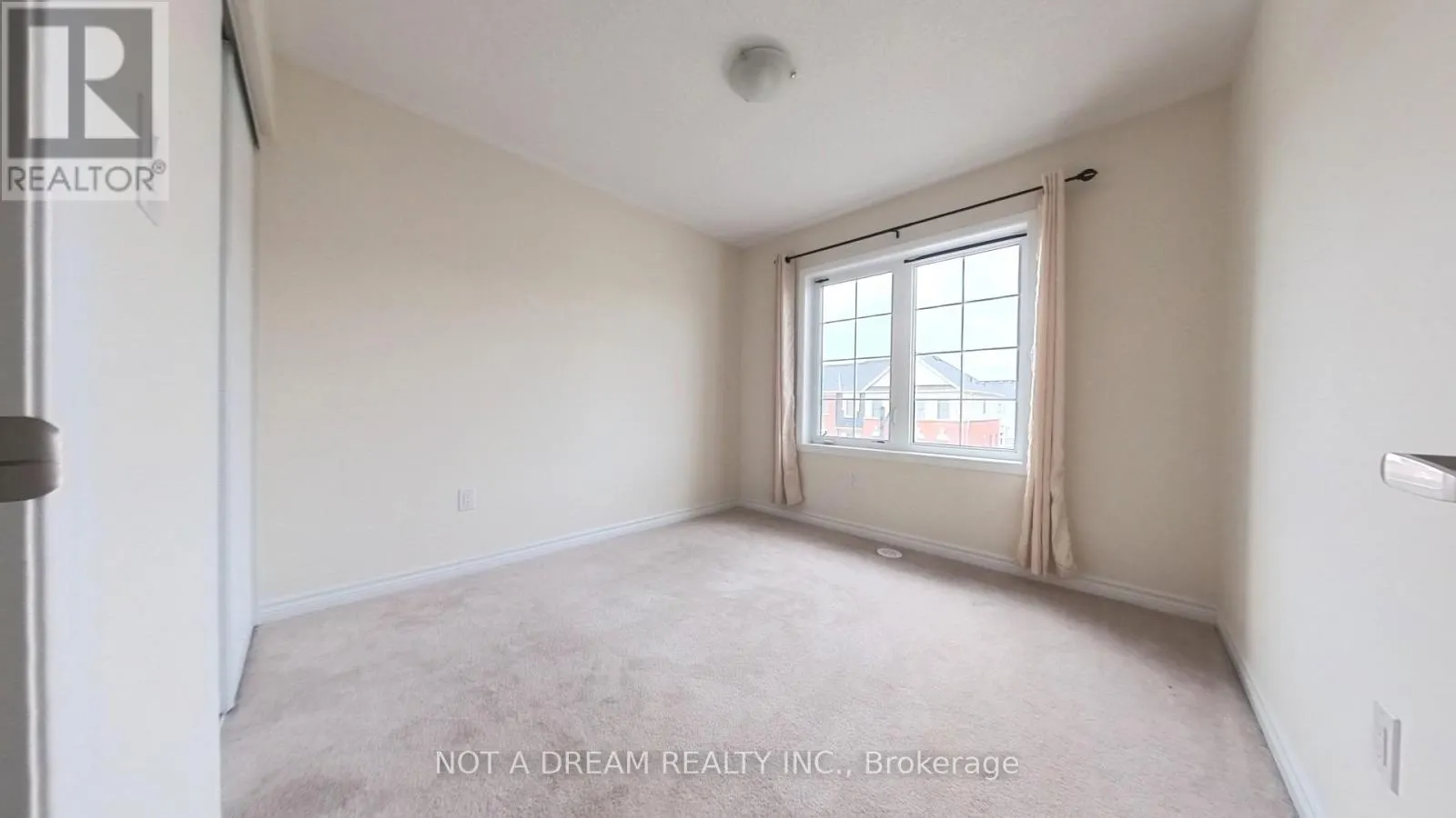 11 BLUEGILL CRESCENT