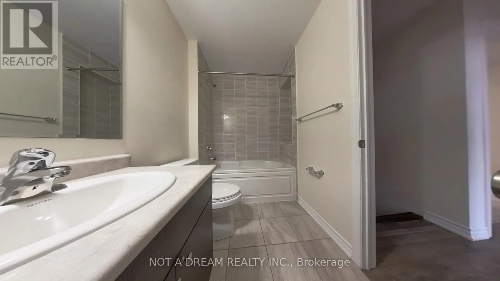 11 BLUEGILL CRESCENT