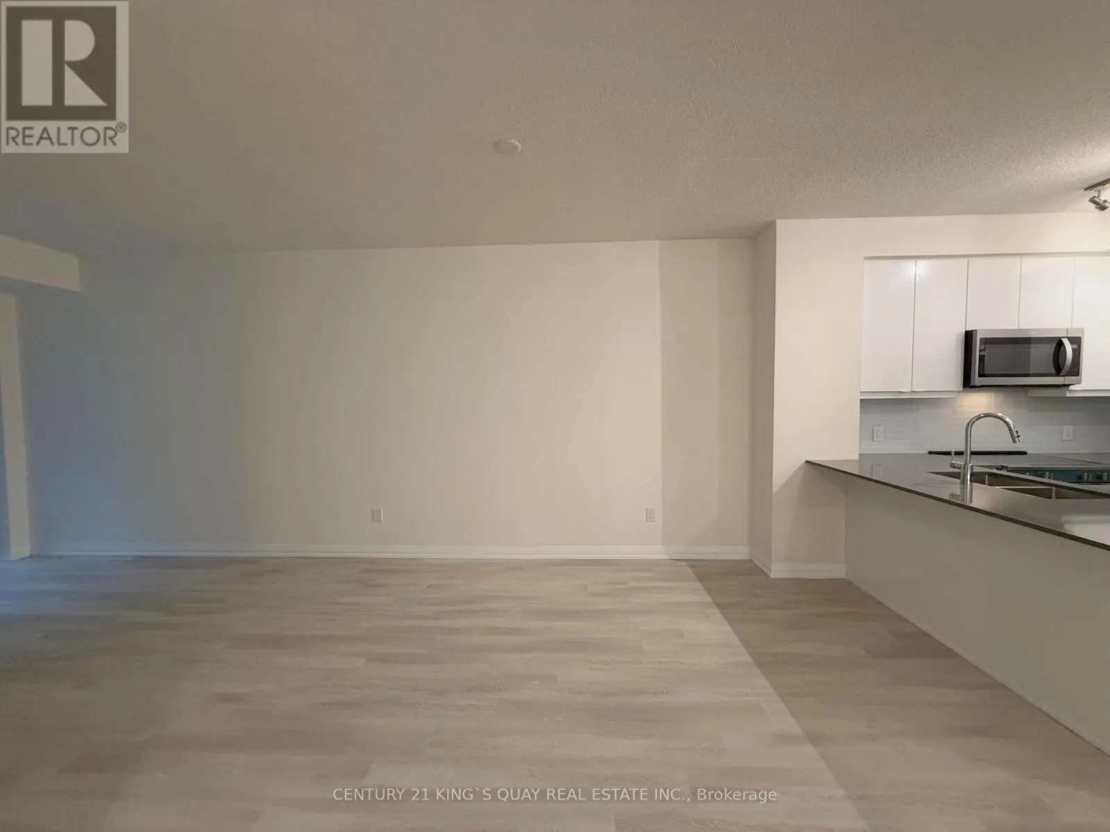 405 - 3260 SHEPPARD AVENUE E