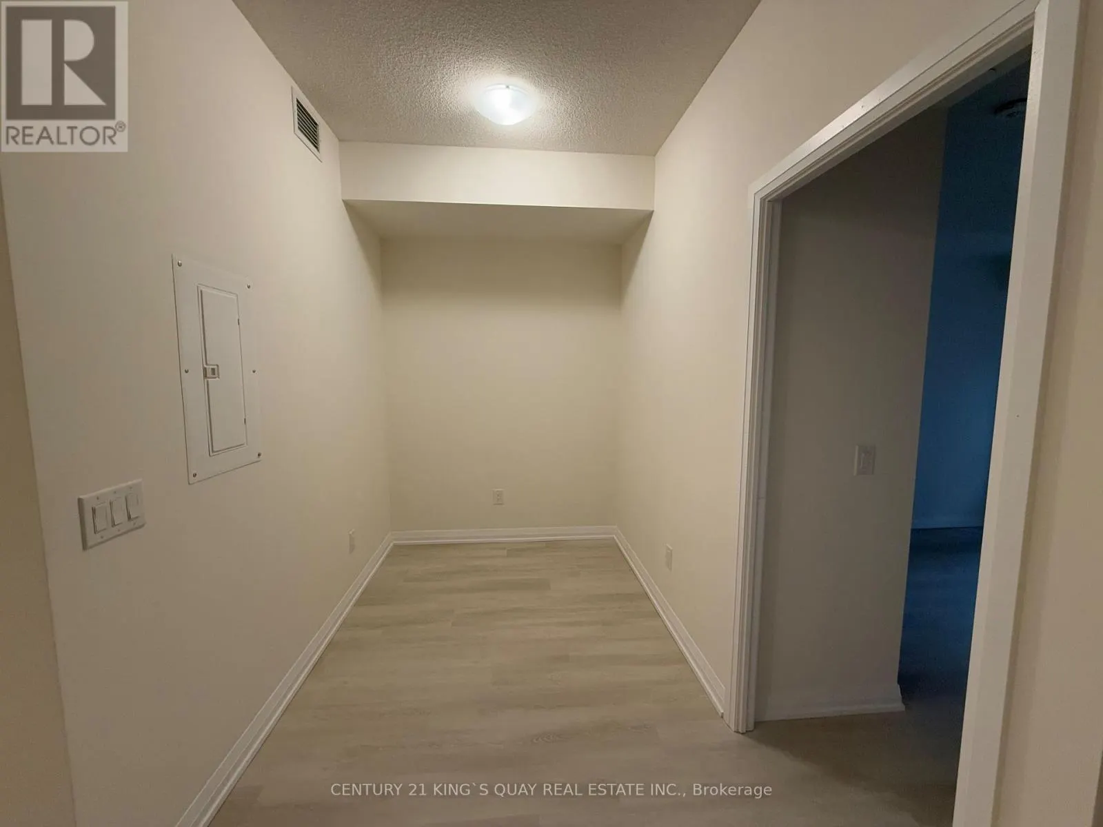 405 - 3260 SHEPPARD AVENUE E