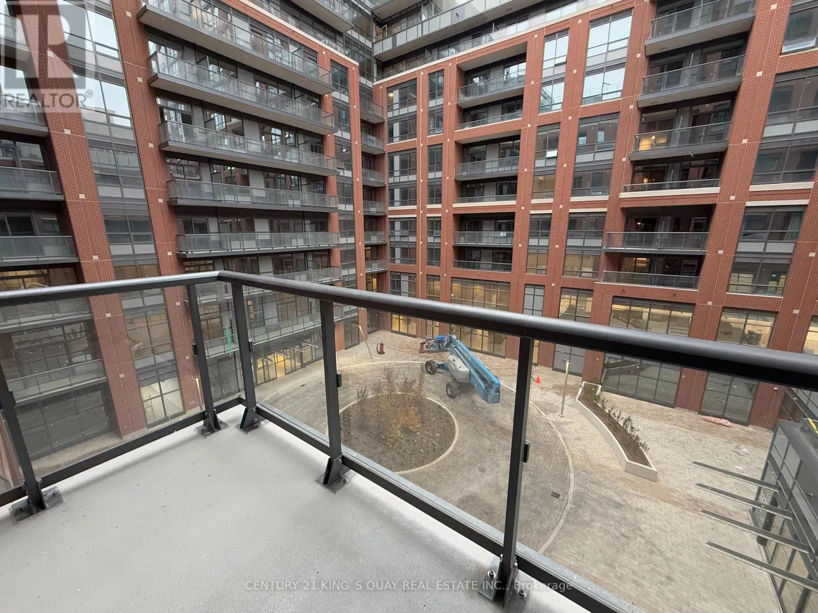 405 - 3260 SHEPPARD AVENUE E