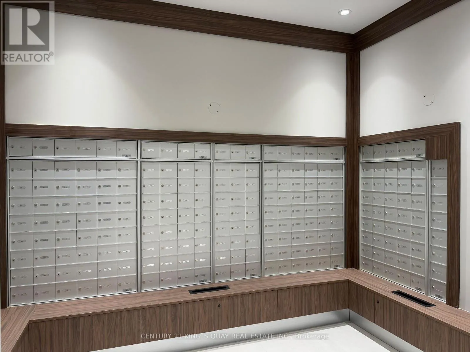 405 - 3260 SHEPPARD AVENUE E