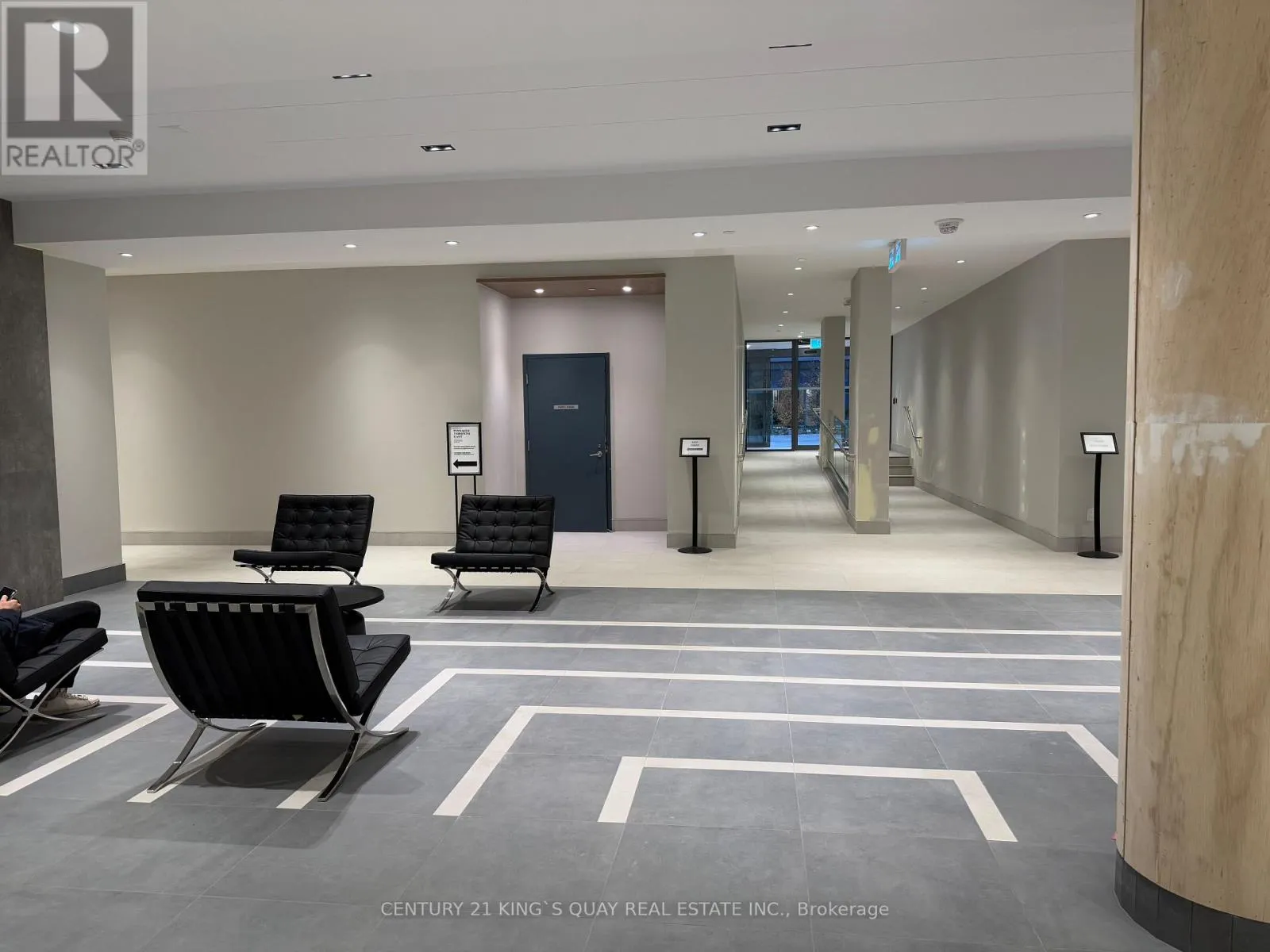 405 - 3260 SHEPPARD AVENUE E