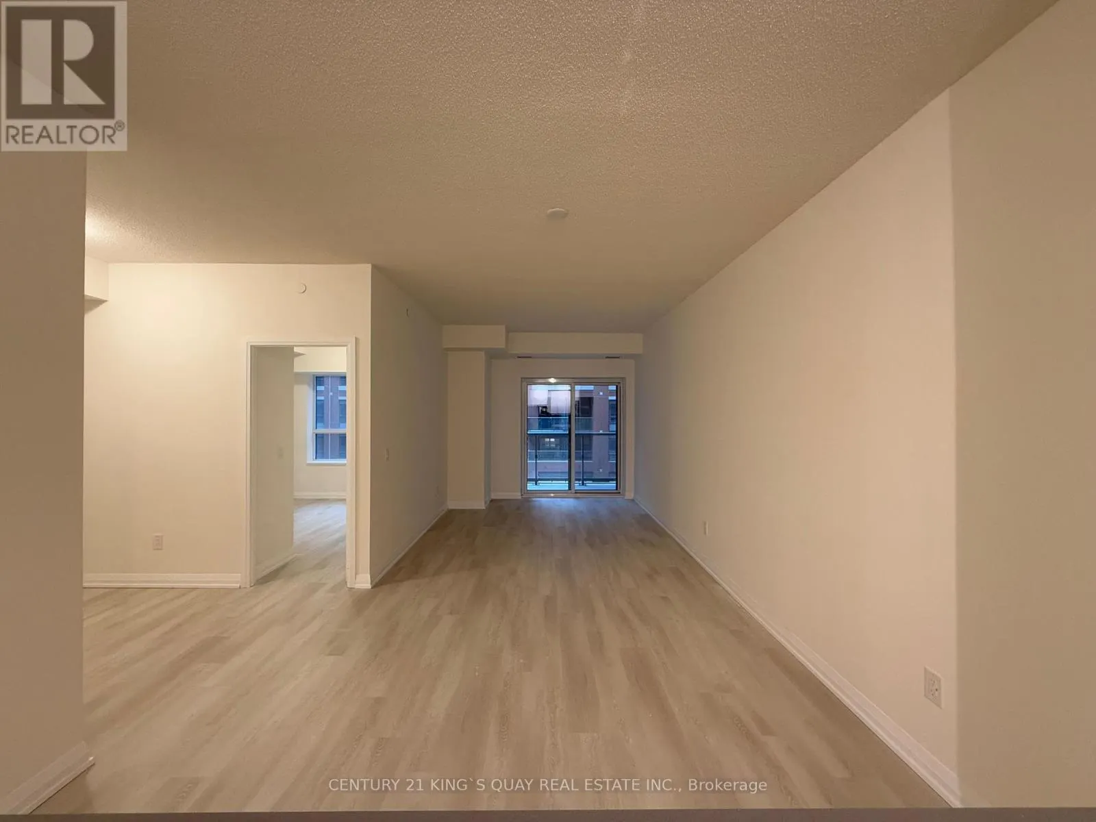 405 - 3260 SHEPPARD AVENUE E