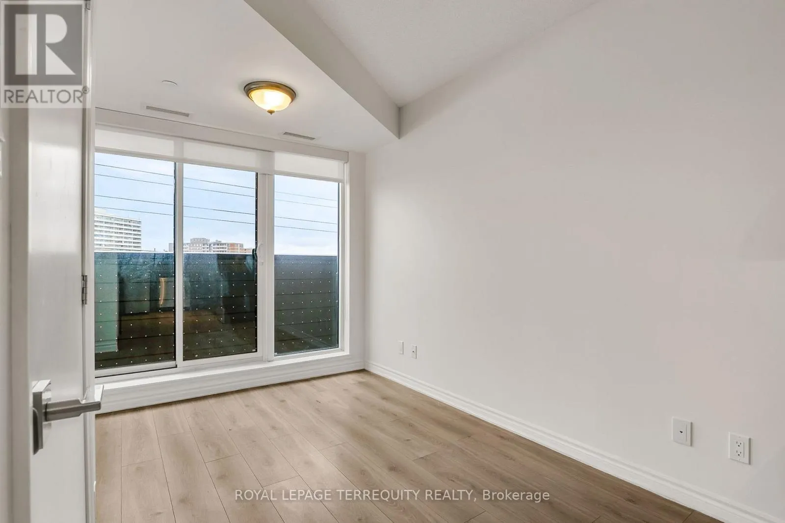 318 - 1 FALAISE ROAD