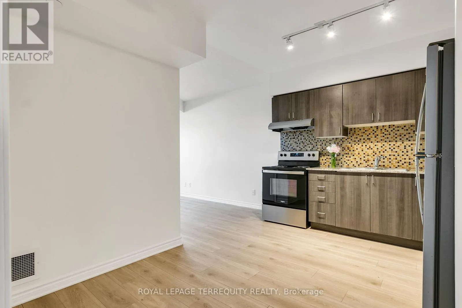 318 - 1 FALAISE ROAD