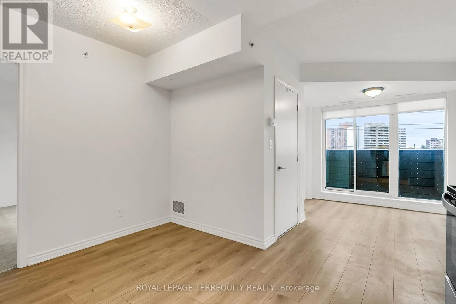 318 - 1 FALAISE ROAD