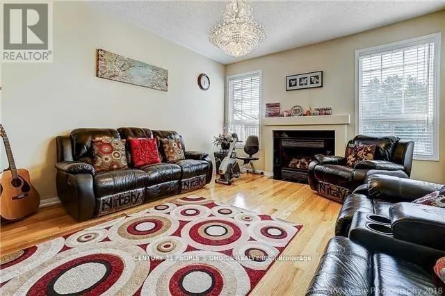 MAIN & 2ND FLOOR - 28 MEANDERING TRAIL E